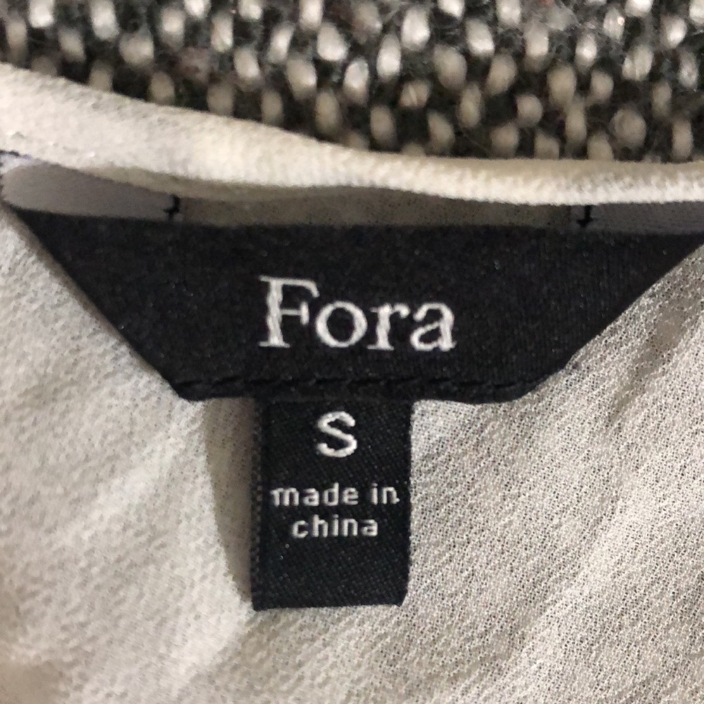 Fora - White Flowy Top - Picture 6 of 6